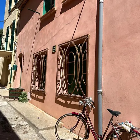 Petite Maison Quartier Hist * Collioure